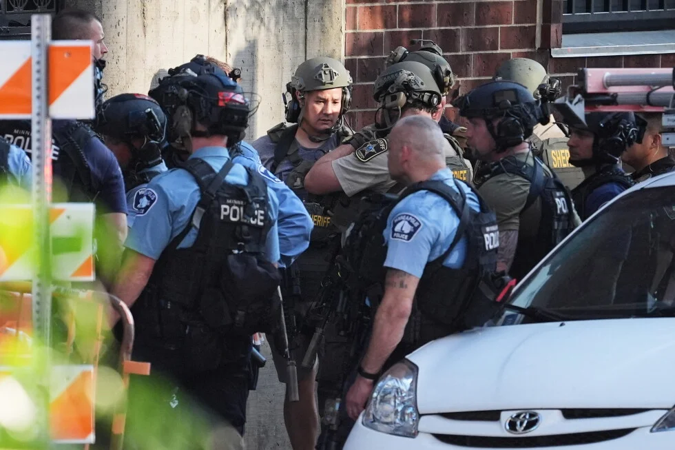 Two killed, suspect dead in downtown Minneapolis shooting