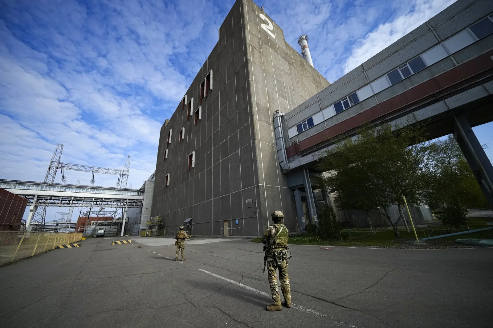Zaporizhzhia Nuclear Plant at Risk Due to Staff Shortage and Military Concerns.