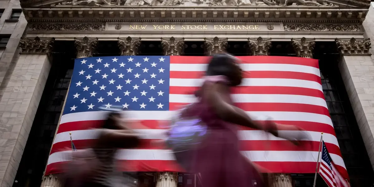 Debt Deluge Threatens US Growth, SocGen Warns