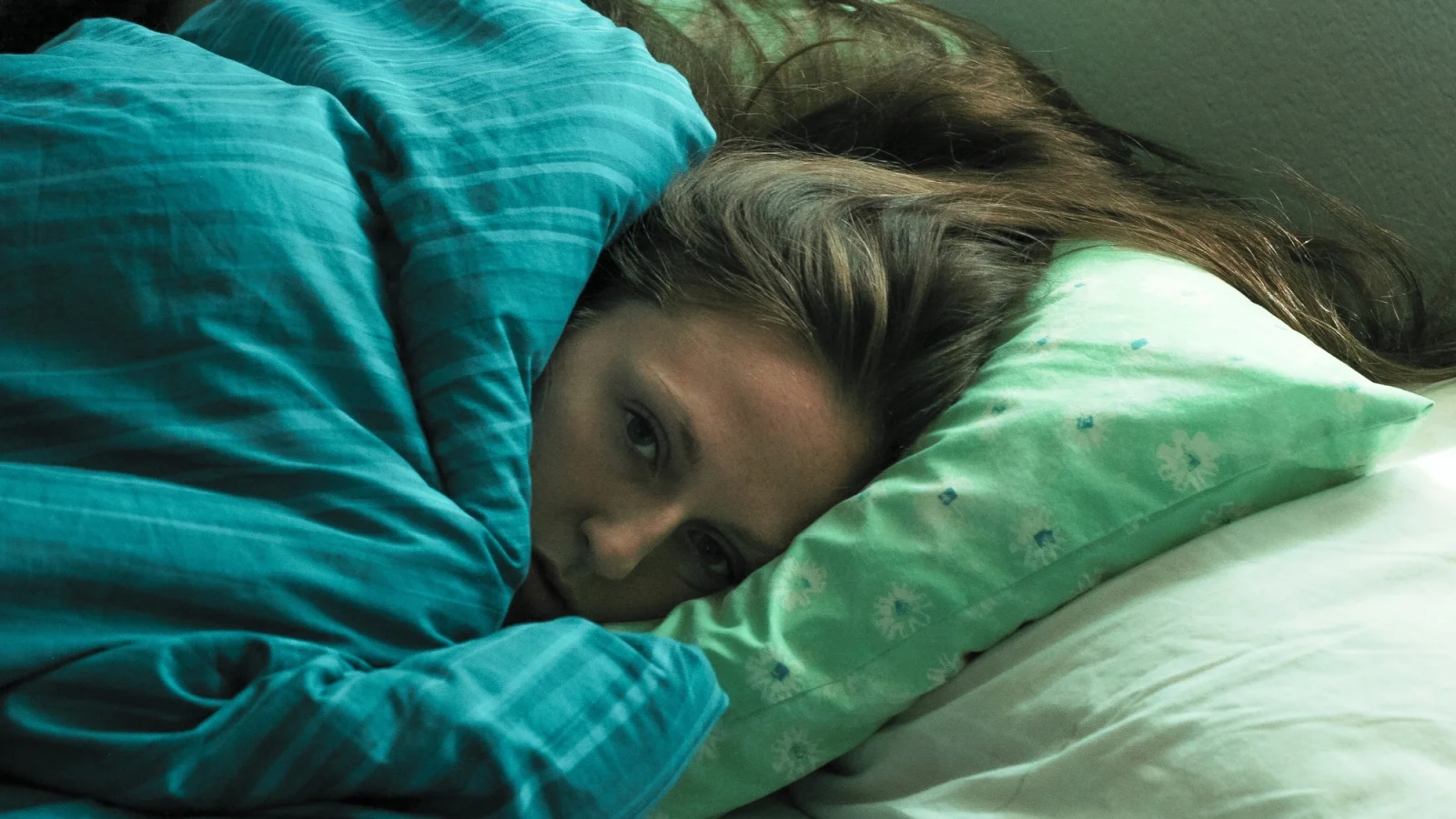 Irregular Bedtimes May Double Heart-Event Risk, Study Finds