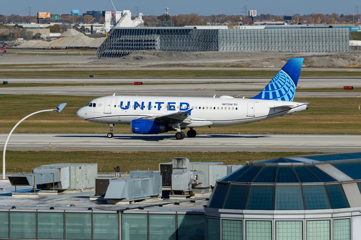 FAA probes tire failures on two jets at Chicago O’Hare within hours