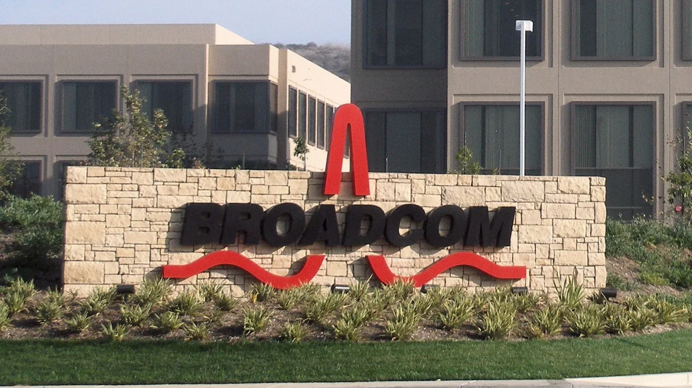 Broadcom Stock Could Break Through $500 This Year on AI Momentum