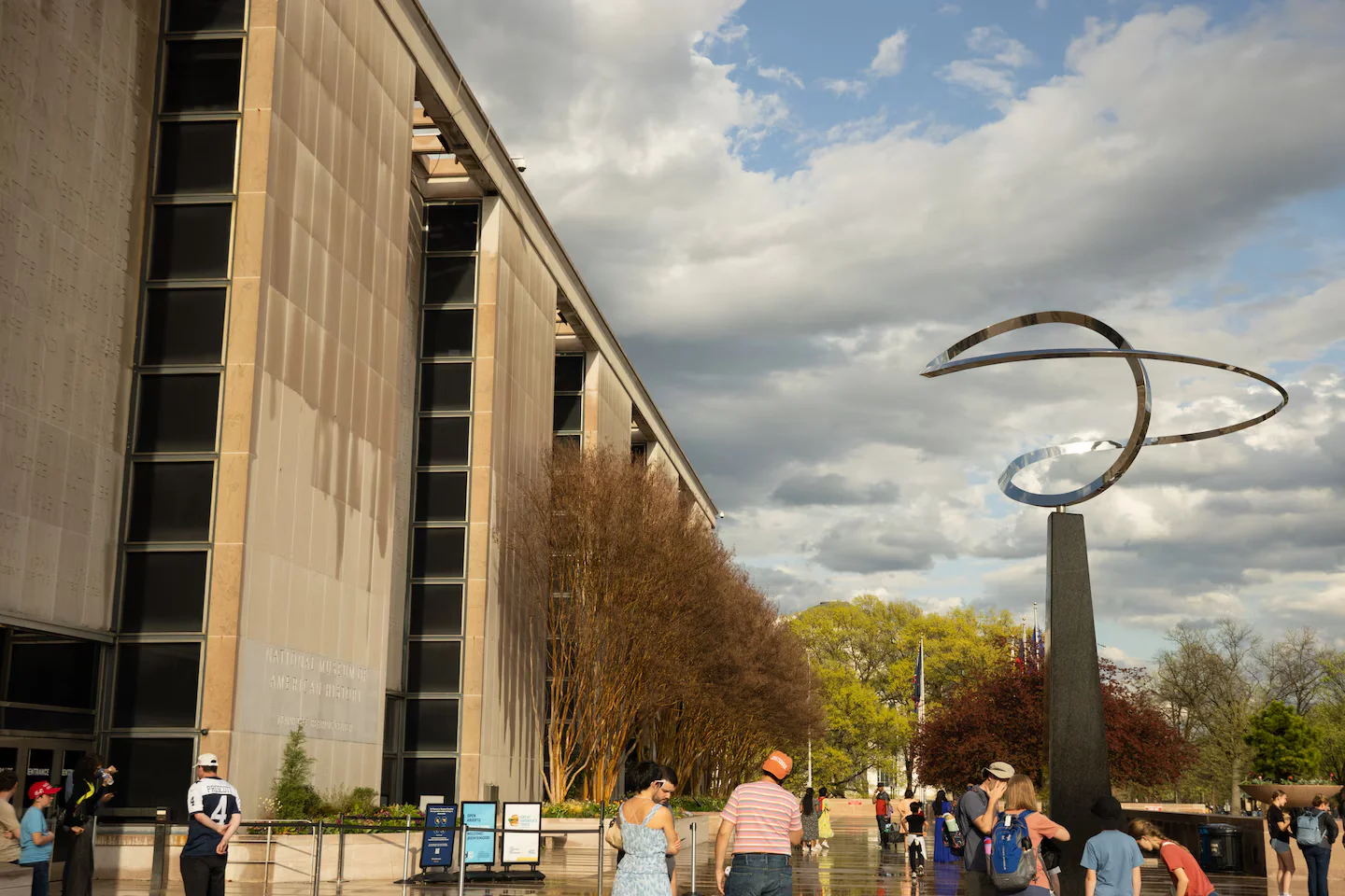 Trump pushes a colossal George Washington statue at Smithsonian's American History museum