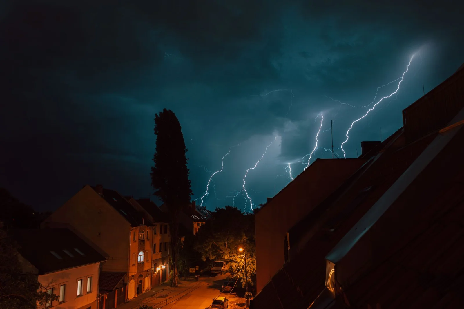 Solar storms turn long metal into giant antennas, threatening grids and the internet