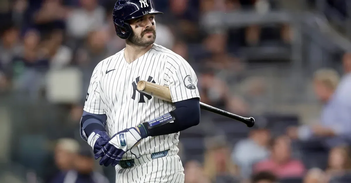 Yankees shuffle rosters as Wells returns and Rodríguez to start