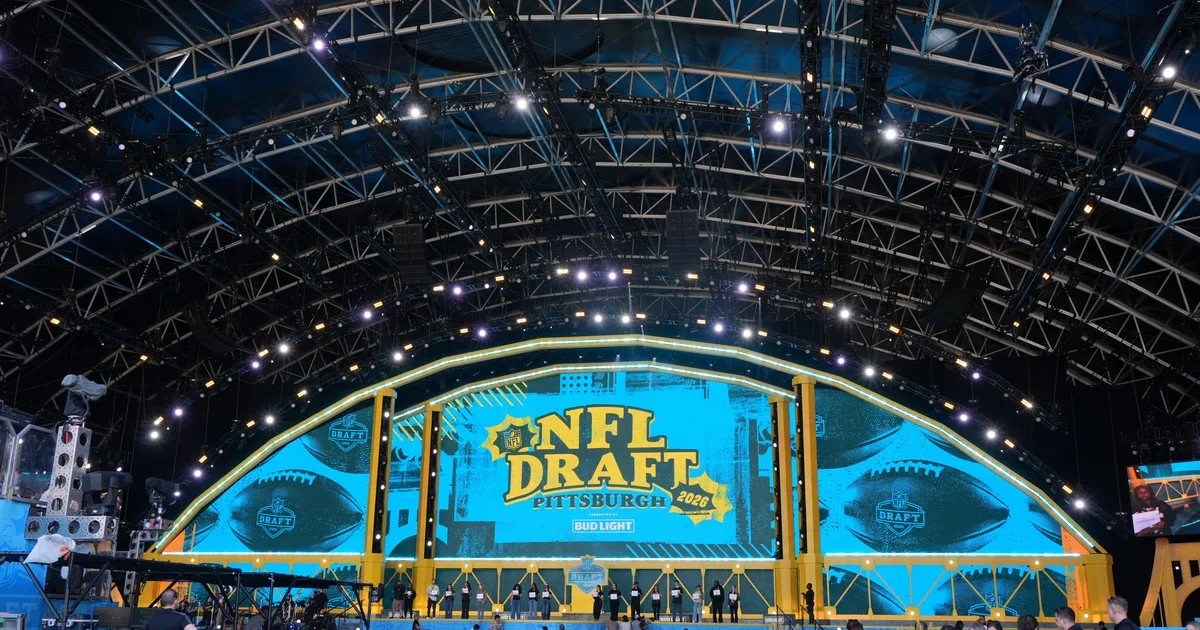 Raiders Favored to Pick Mendoza at No. 1 as 2026 NFL Draft First-Round Order Unveiled