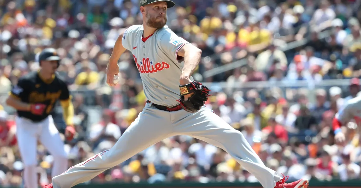 Wheeler shines as Phillies blank Pirates to complete sweep and climb above .500