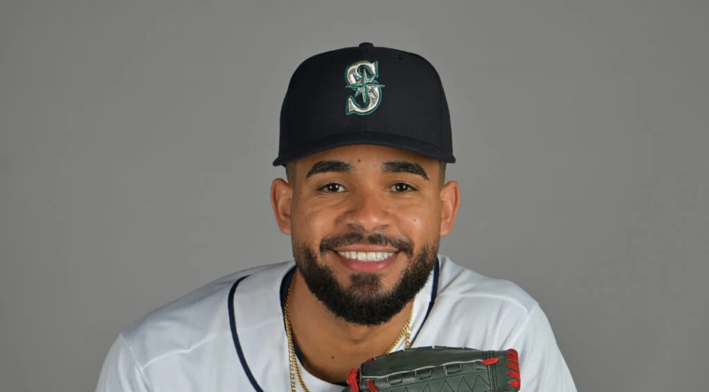 Mariners Promote Domingo González to MLB Debut