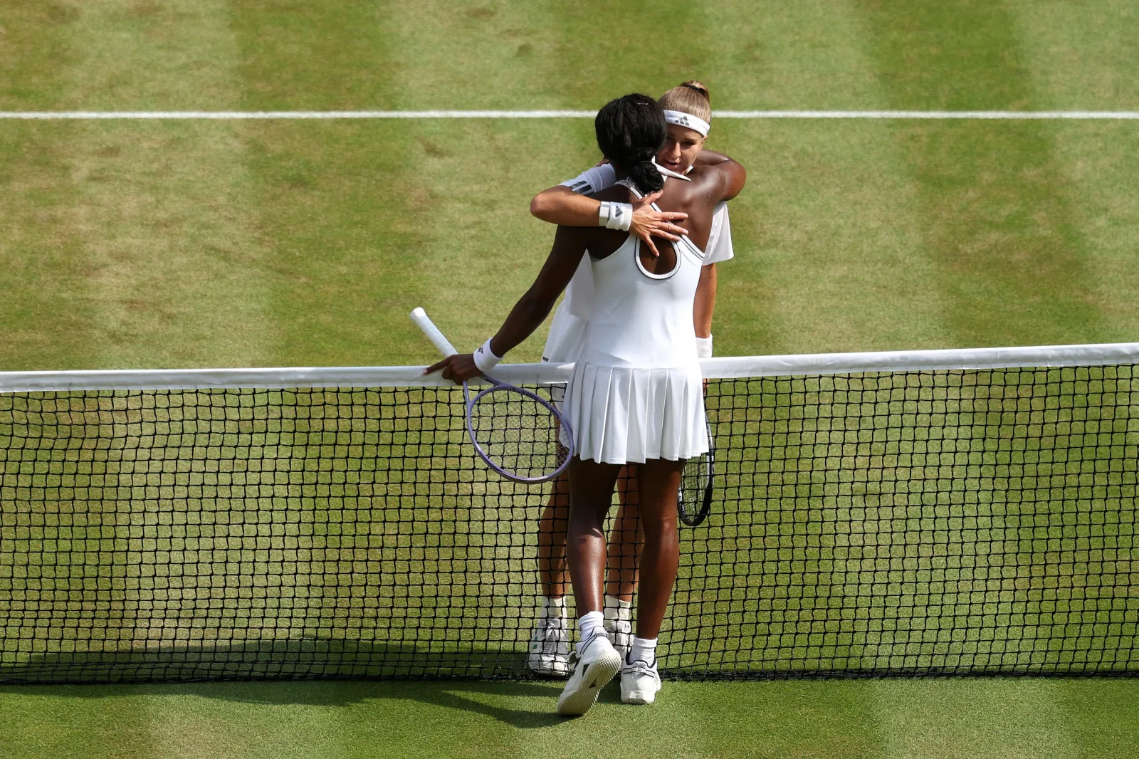 Muchova Edges Gauff in Gripping Wimbledon Tiebreak to Reach Final