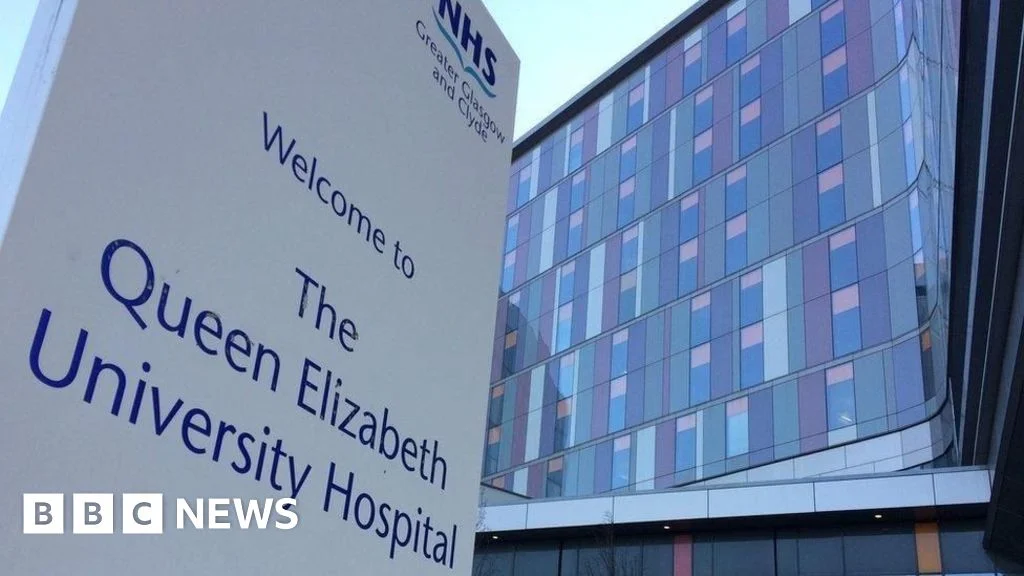 Glasgow patient under Ebola test as UK health authorities monitor potential case
