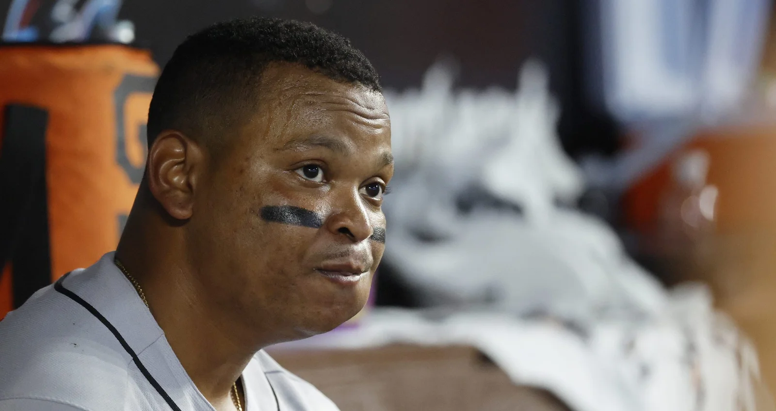 Byrnes blasts Devers for dugout moment as Giants struggle