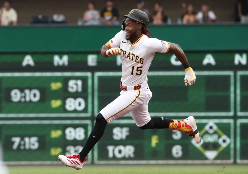 Schultz Debuts, Cruz Keeps Hot Bat in Early Season Spotlight