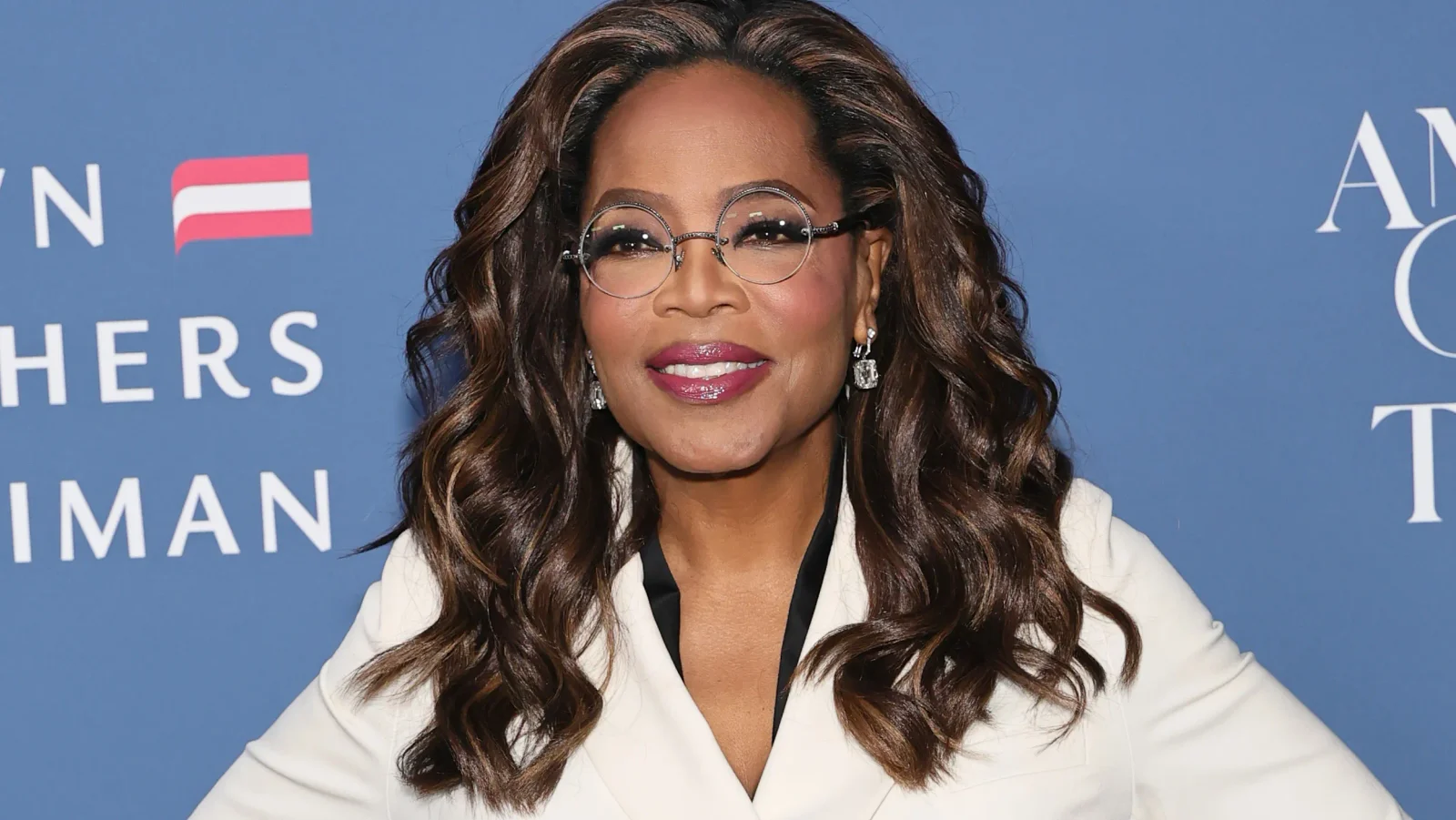 Oprah recounts Whitney Houston’s 2009 stage fall and plea to spare photos