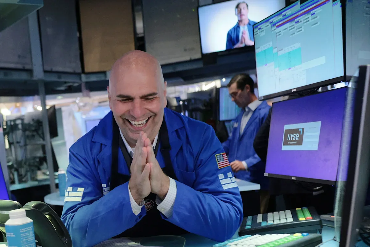 Nasdaq Rally Deepens as Microsoft Drives Tech Gains and Yields Climb