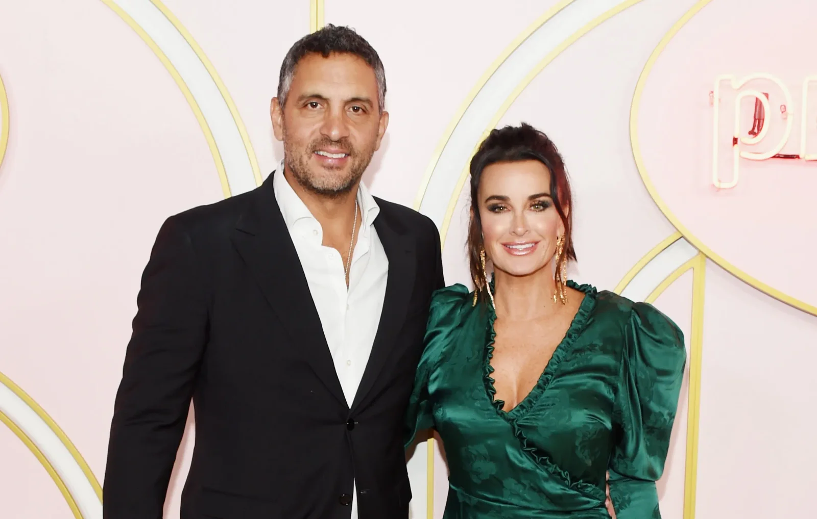 "Kyle Richards' Net Worth and Relationship Drama: RHOBH Salary, Mauricio Umansky Breakup, and Infidelity Rumors"