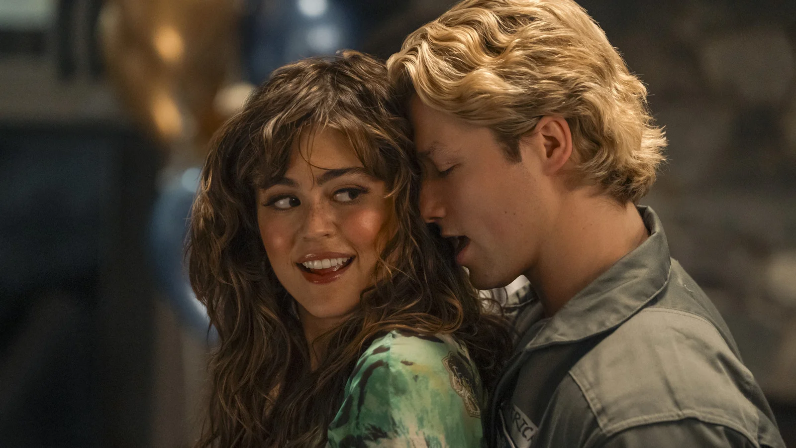 Off Campus Season 2 Centers Allie and Dean's Hockey Romance on Prime Video