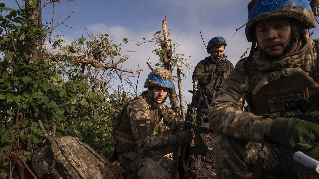Ukraine’s counterattacks squeeze Russia’s Lyman salient, stalling assault on Sloviansk and Kramatorsk