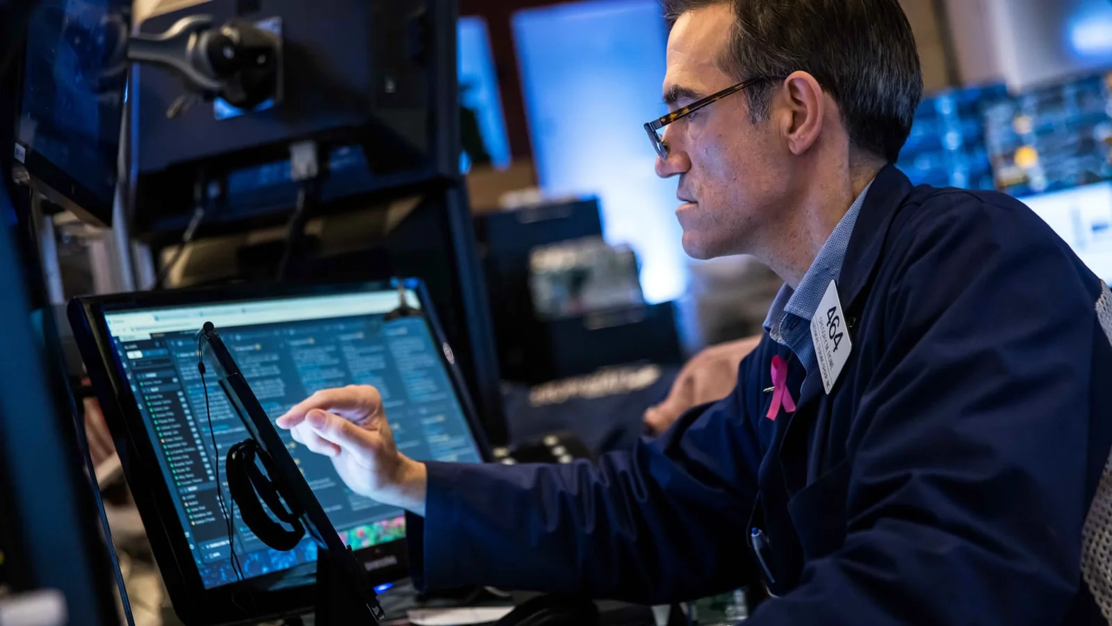 Investors cautious as mixed results follow surge in Dow and inflation reports loom.
