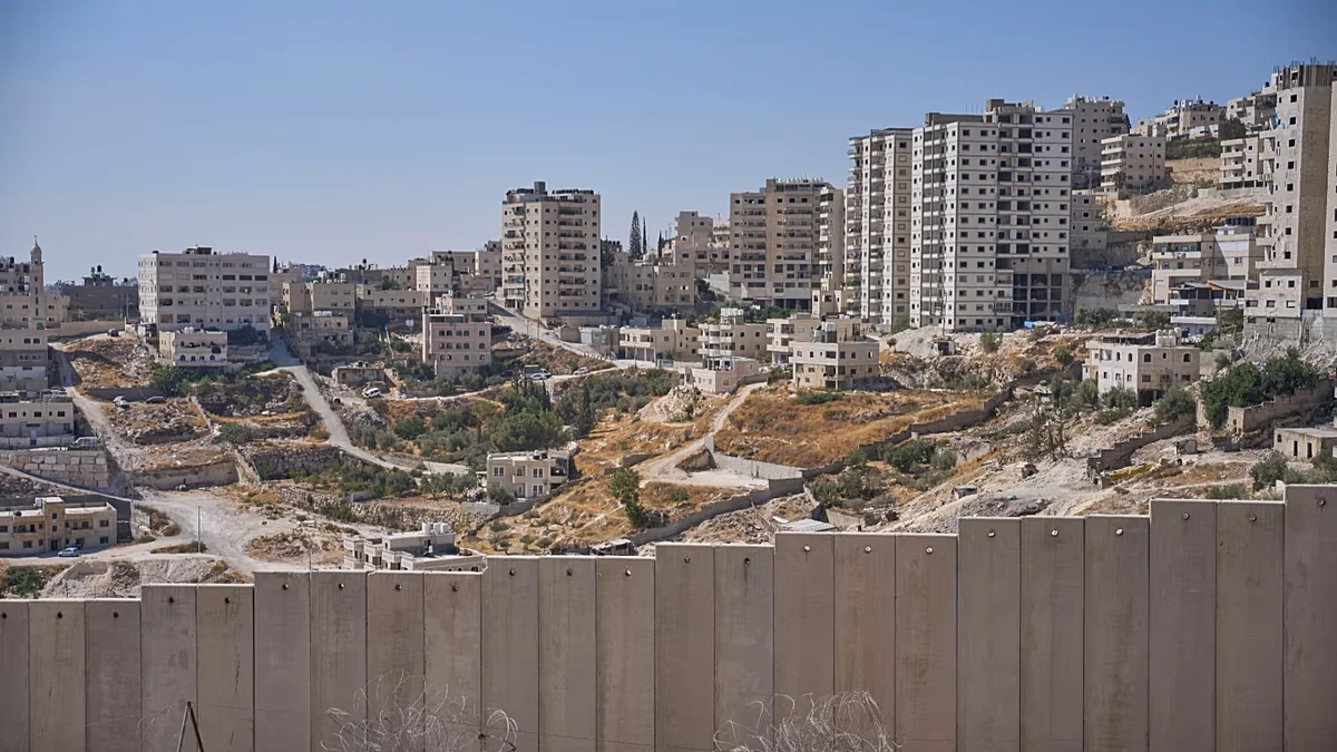 Europe urges halt to E1 settlement as West Bank bids unfold