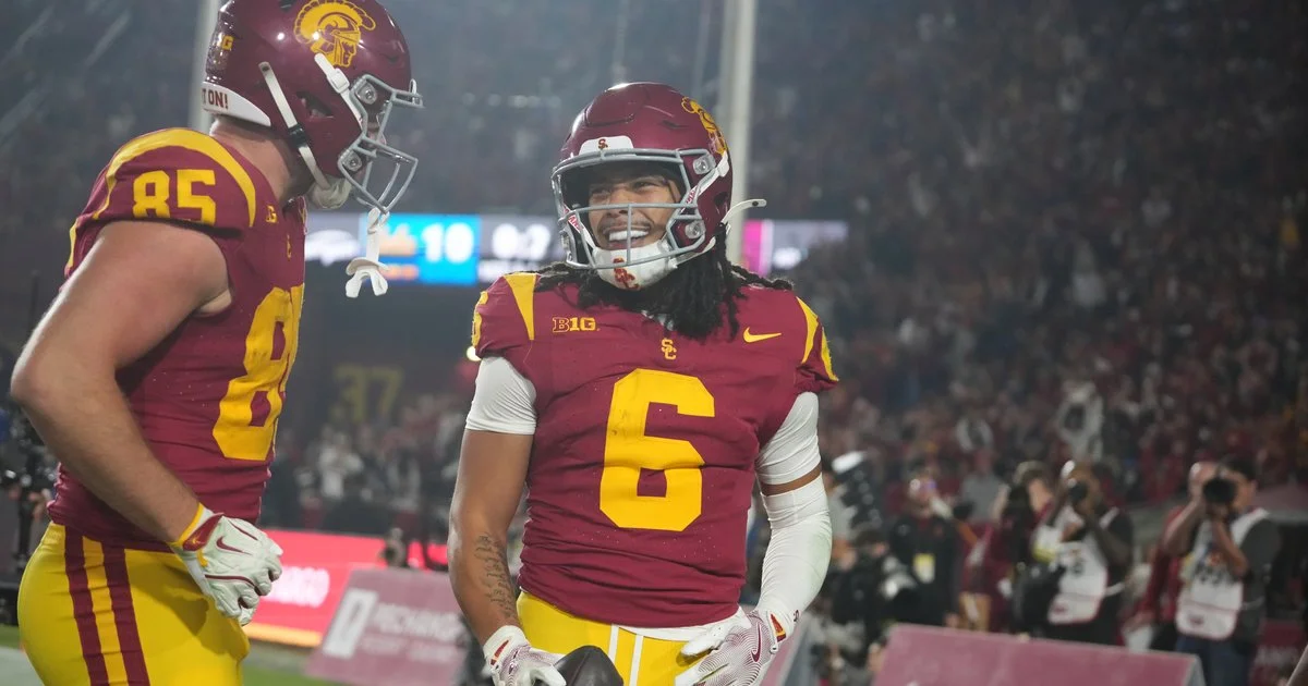 Eagles land Makai Lemon after up-tempo trade, fueling strong draft praise