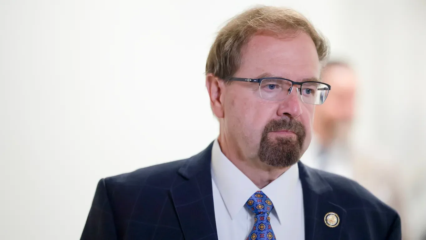 Ethics panel calls for censure of Rep. Edwards over staff harassment findings