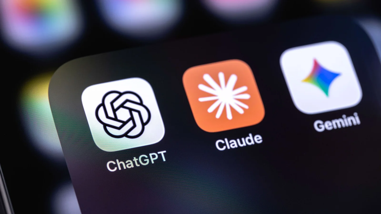 ThreadPort makes cross-AI chat transfers simple with a single Chrome extension