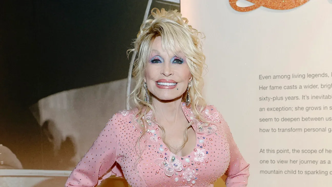 Dolly Parton Narrates Her Life On Broadway in a New Musical