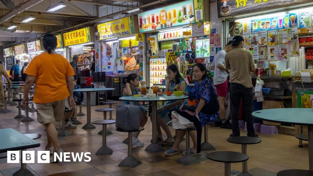 Pat on the Head Sparks Assault Probe in Singapore Food Court