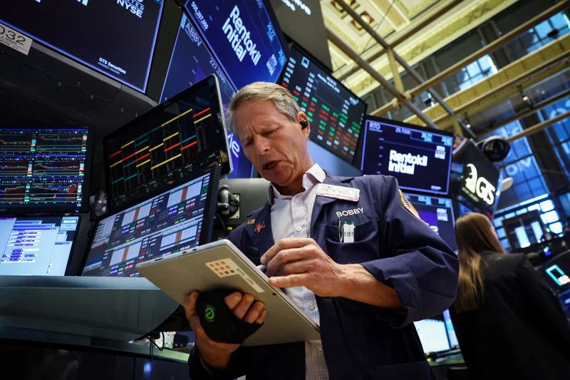 Tech rout deepens as Trump vows response after downed helicopter