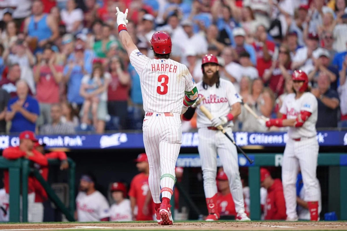 Harper completes first career cycle in five innings as Phillies top Mets
