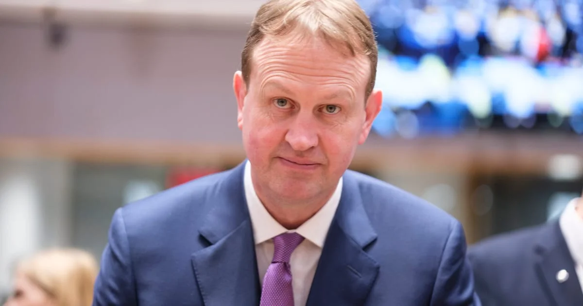 Ireland mobilizes army to clear port-blocking protests over fuel taxes