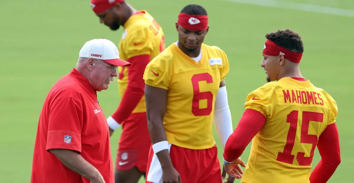 Chiefs expect Mahomes to sit preseason as camp injuries test depth