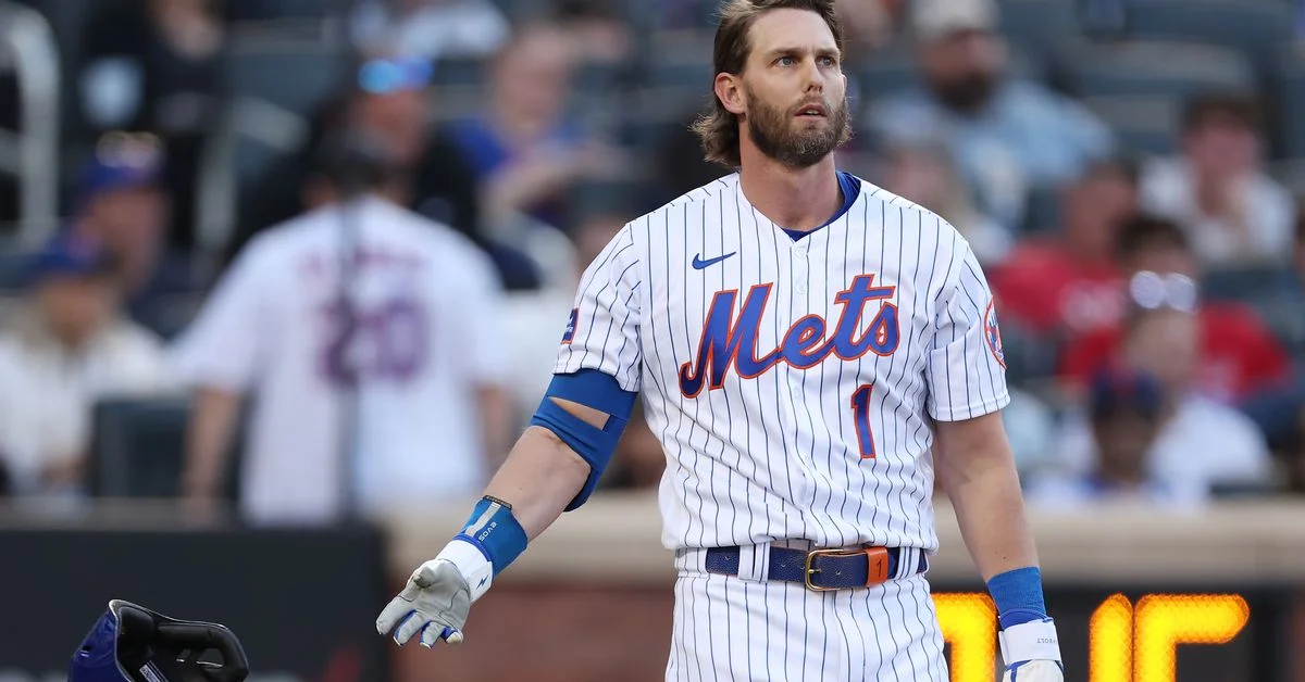 Rockies hand Mets another loss in 5-2 game.