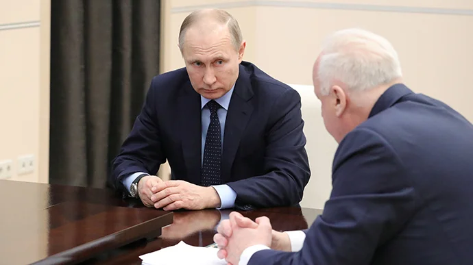 ICC judges who issued warrant for Putin's arrest threatened by Russian investigators.