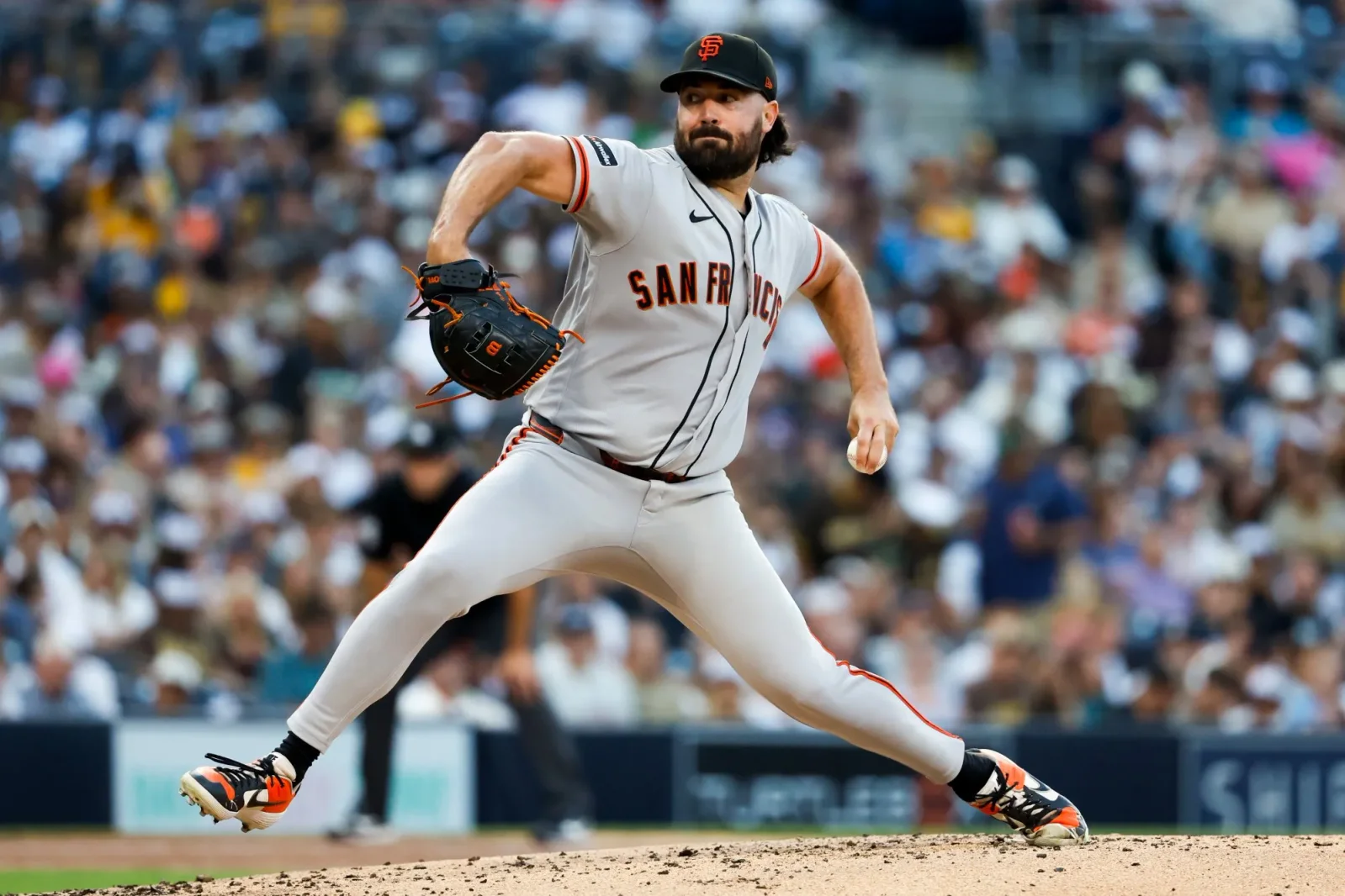 Padres land Robbie Ray from Giants to stabilize rotation at deadline