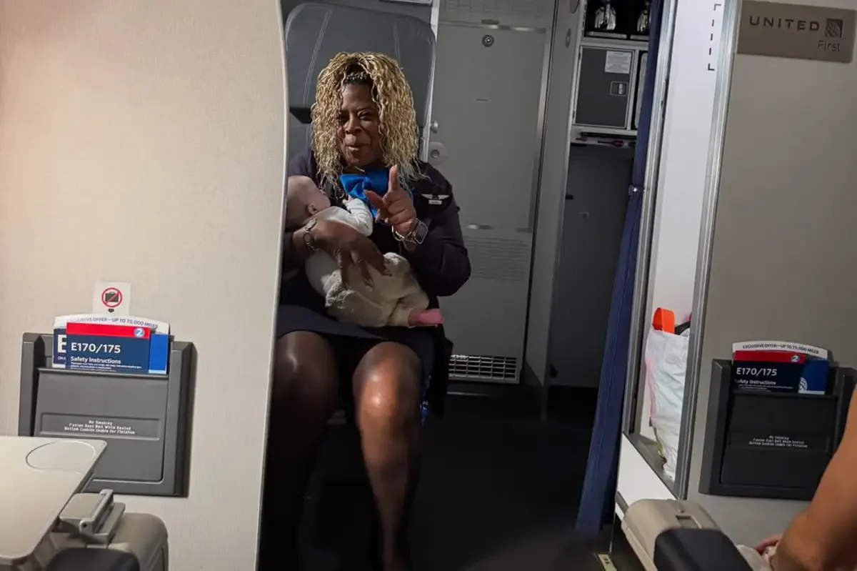United flight attendant saves baby from slipping from exhausted mom onboard Newark–Grand Rapids flight