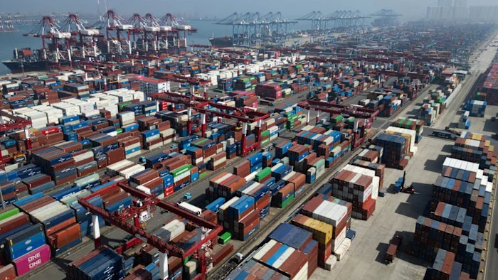 Middle East Turmoil Dampens China's Exports as Imports Surge on Fuel and Tech Demand