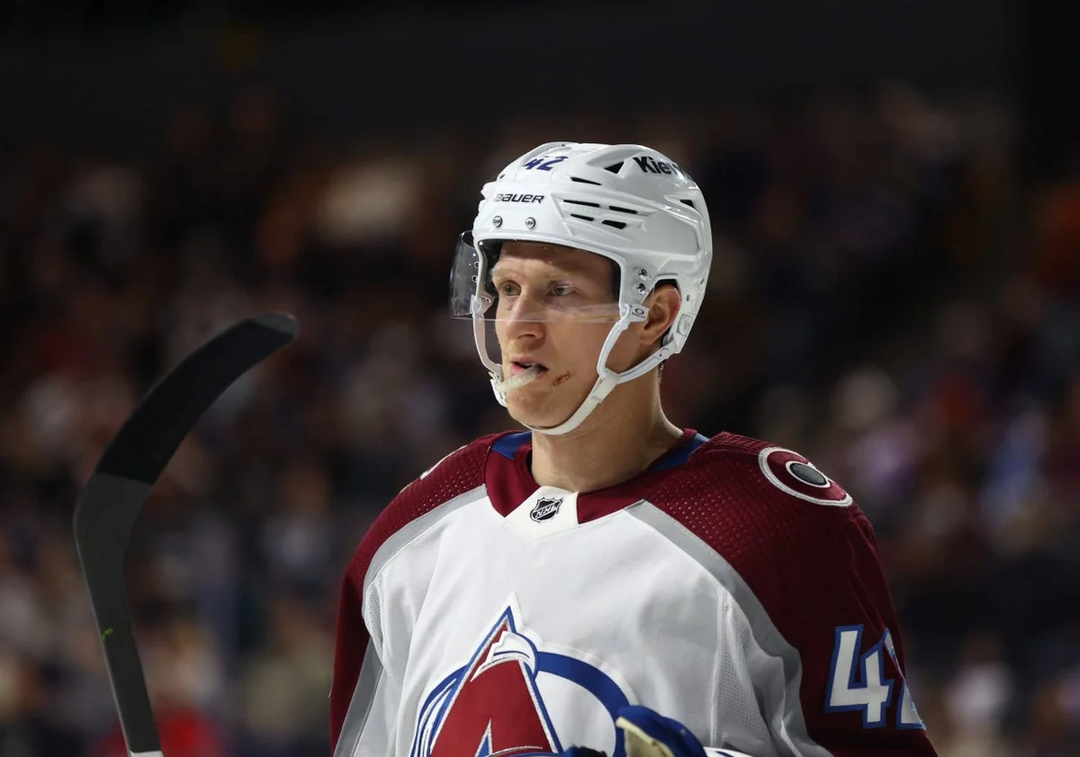 Manson avoids major; rare double-minor issued for attempted butt-ending in Avs-Wild Game 4