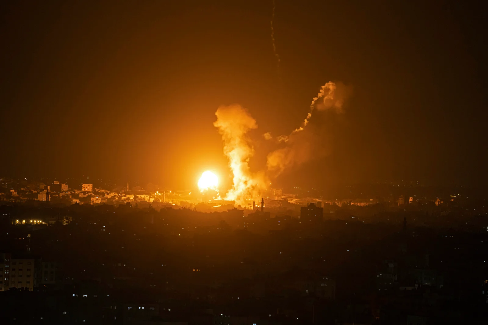Israeli airstrikes target and kill top Islamic Jihad leaders in Gaza.