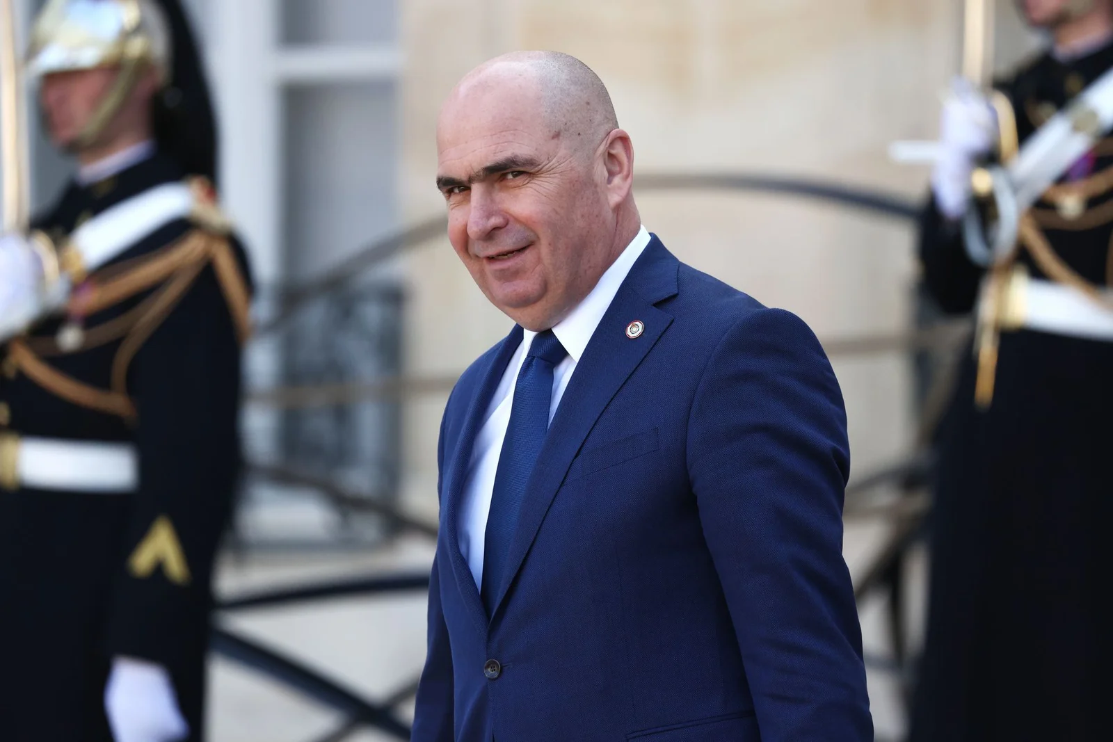 Romania’s pro-EU government toppled as coalition talks begin