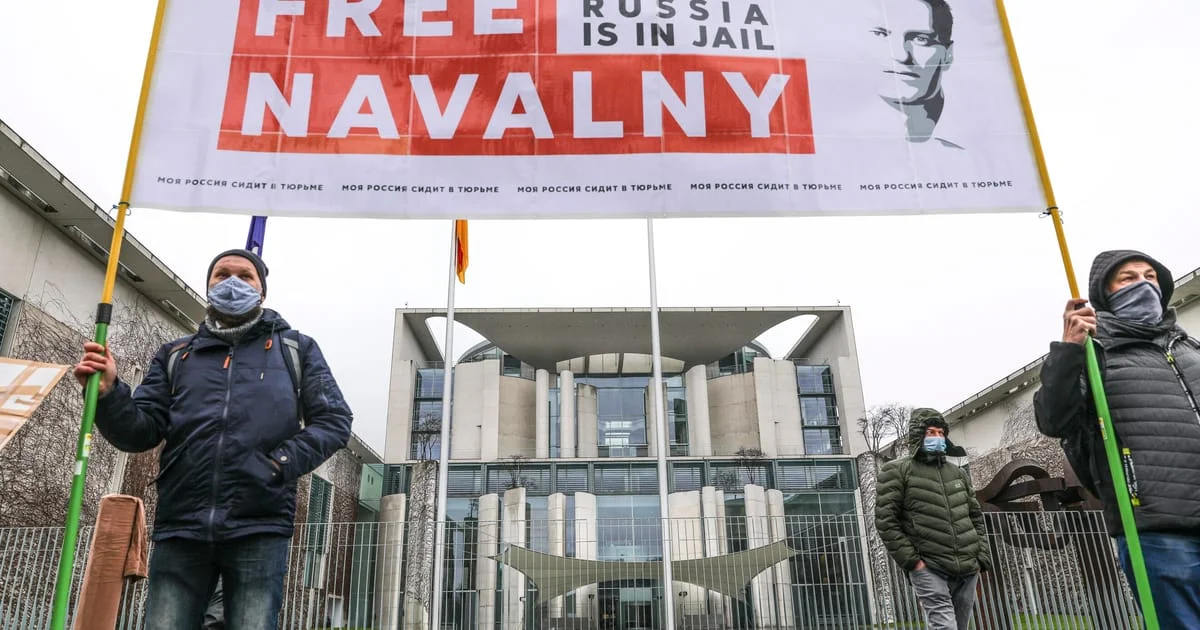 Russian Anti-War Activists Grapple with Pro-Navalny Protests.