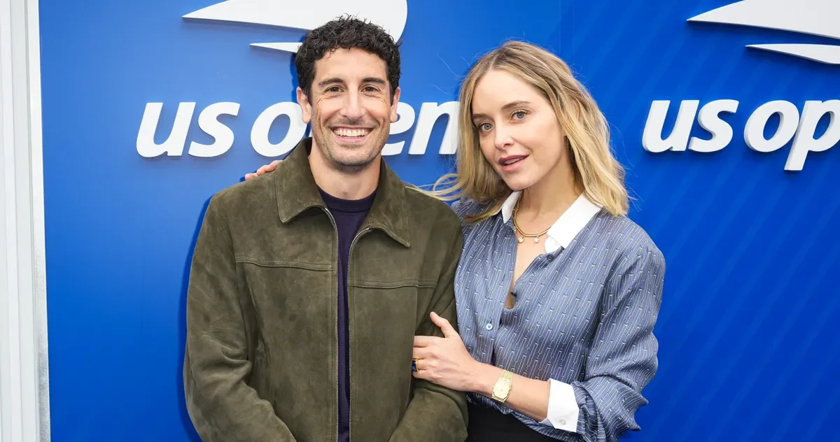 Two Hearts, One Split: Jenny Mollen Says They’re Still Romantic