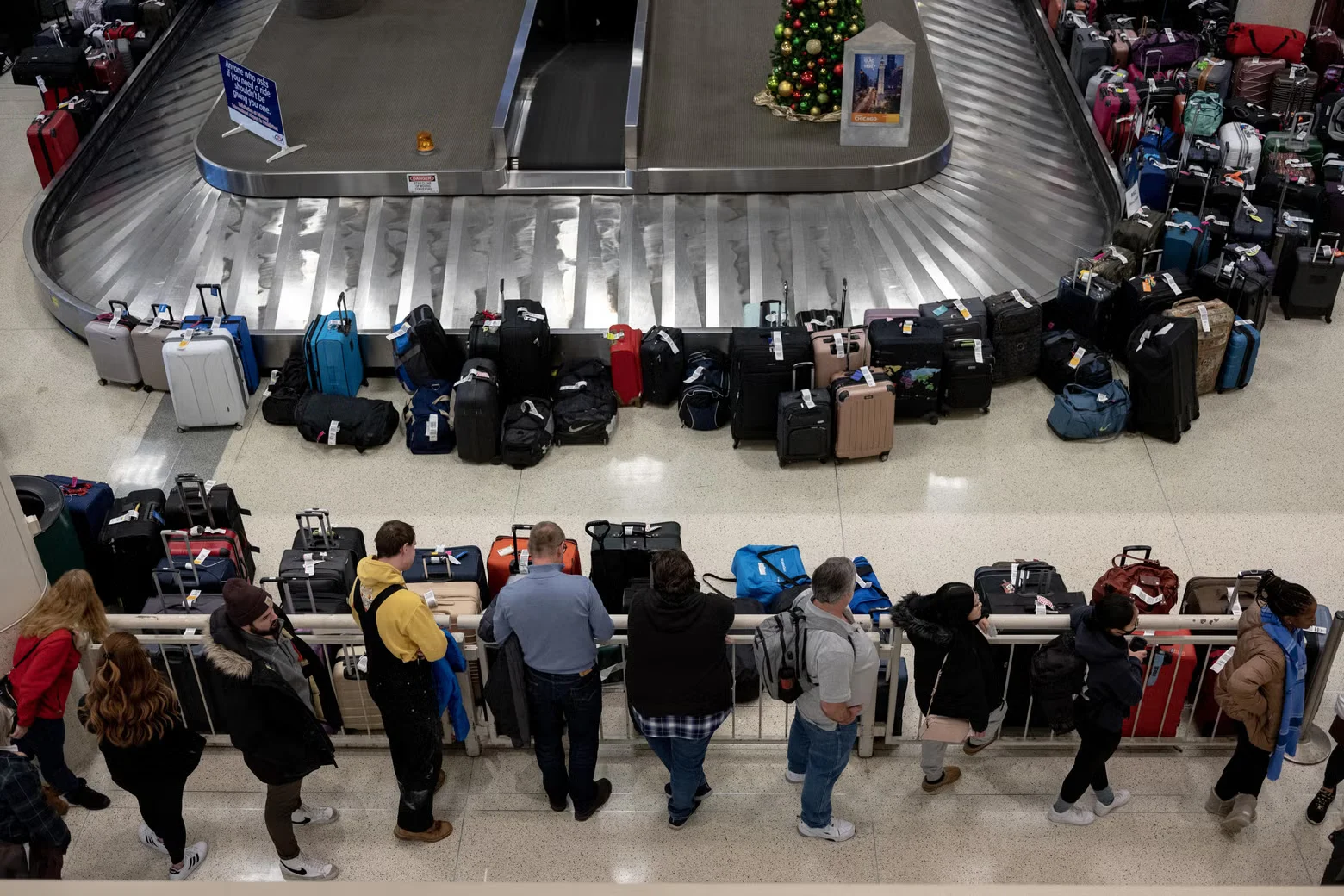 Navigating Summer Travel Woes: Flight Cancellations, Refunds, and Government Solutions.