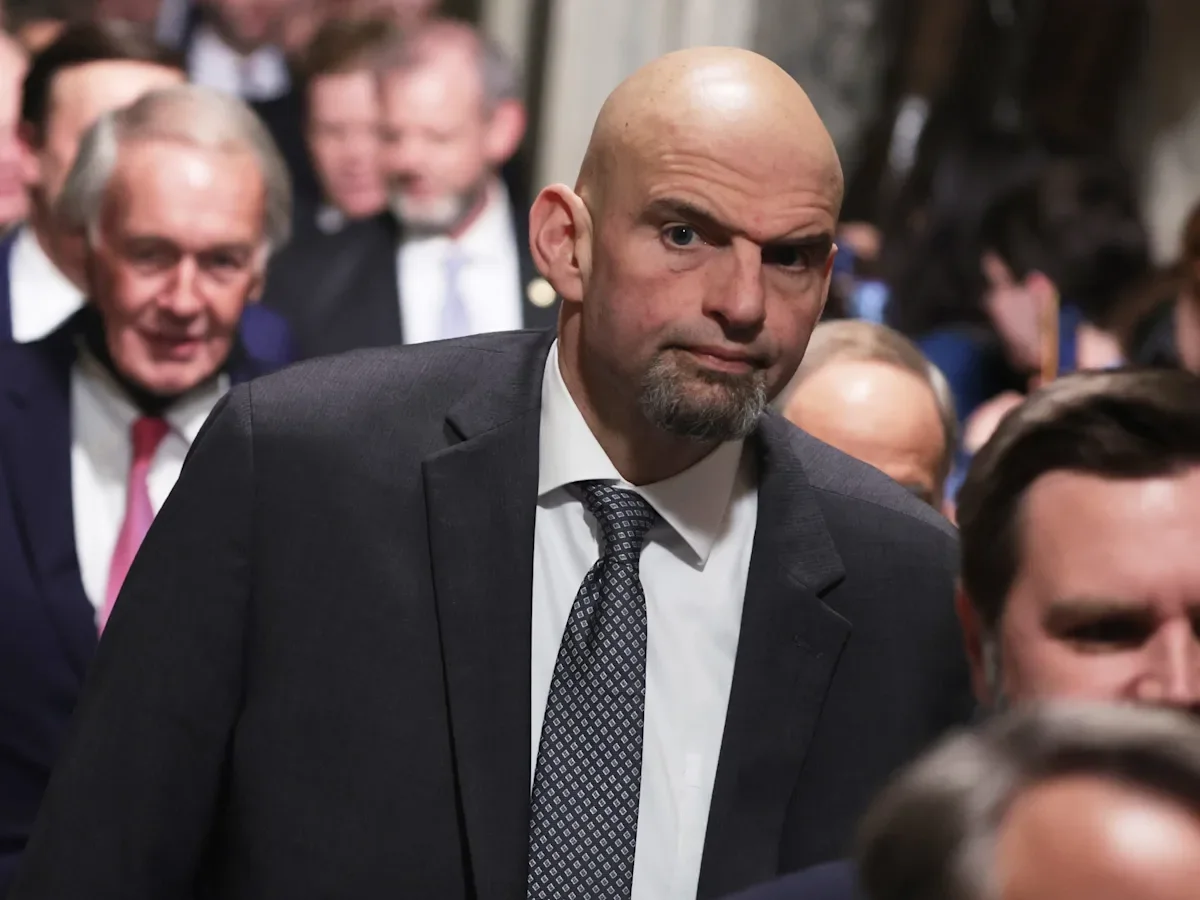 Senator Fetterman's Tough Stance on Failed Bank Executives and Food Stamp Recipients