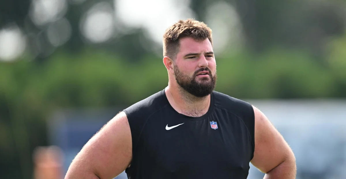 Eagles' Landon Dickerson lands on IR, eyeing a four-week return