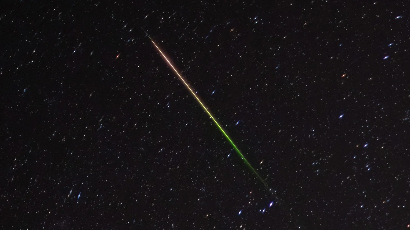 Sky’s Canvas: Stunning 2026 Perseid Photos Capture a Meteor-Rich Night