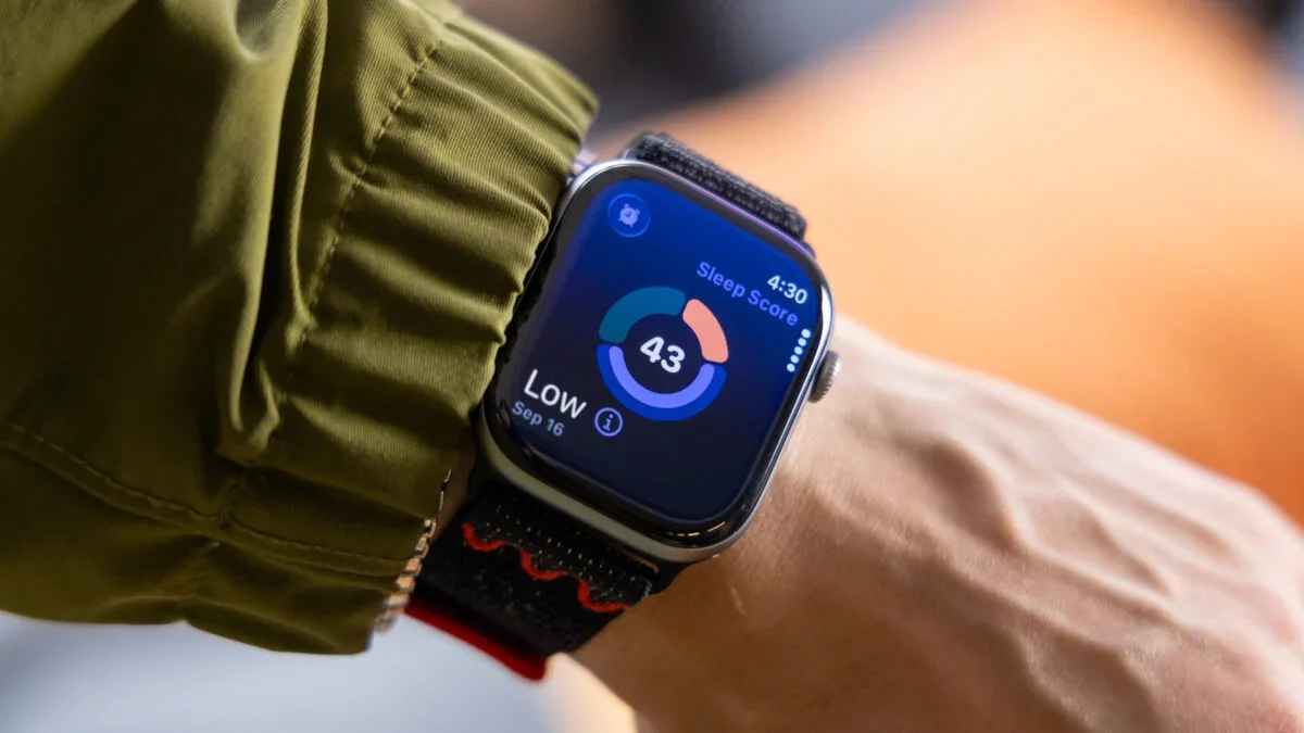 Apple Explores Screenless and Round Watches Ahead of AI Push