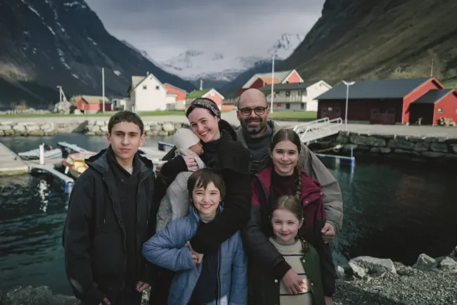 Fjord Review: Nordic Culture Clash Starring Stan and Reinsve