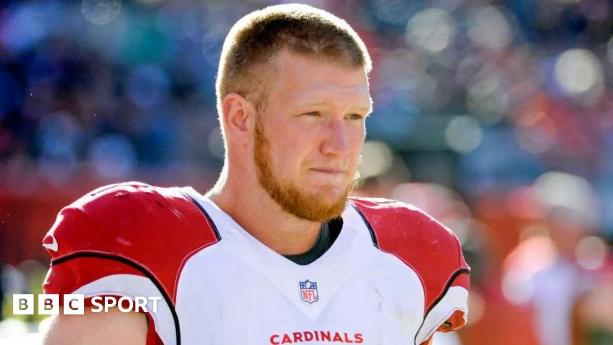 Ex-NFL defensive end Mauro dies at 35, mourned by Cardinals