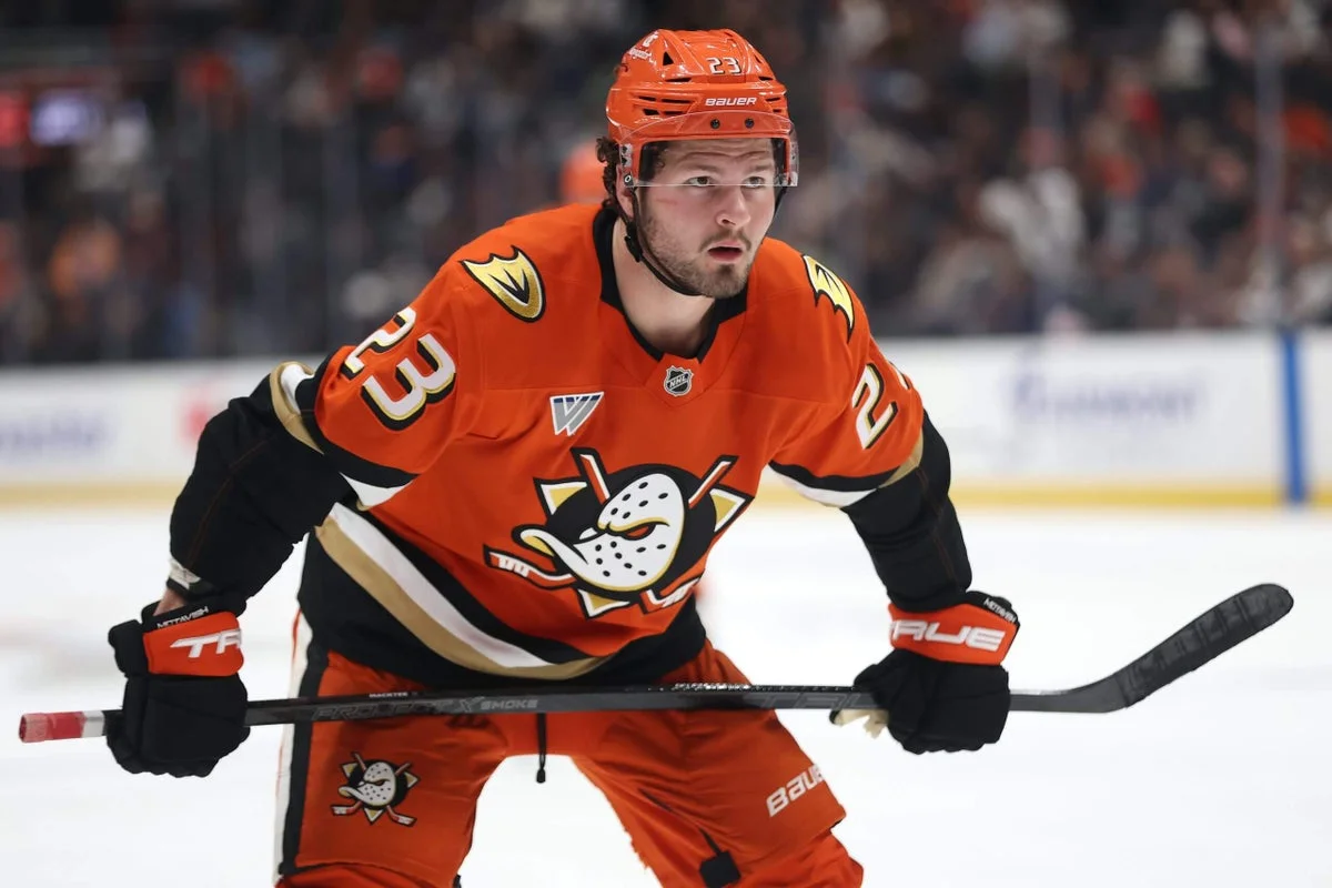 Ducks Deal McTavish to Blues for Nos. 15 and 29 Draft Picks